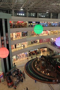Kentin en büyük alışveriş merkezi olan Tekira