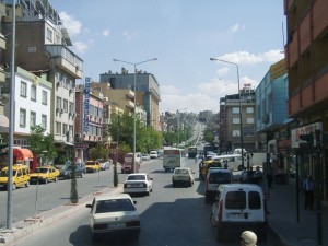 Gaziantep şehir merkezinde bir cadde.