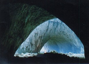 Ilgarini Mağarası