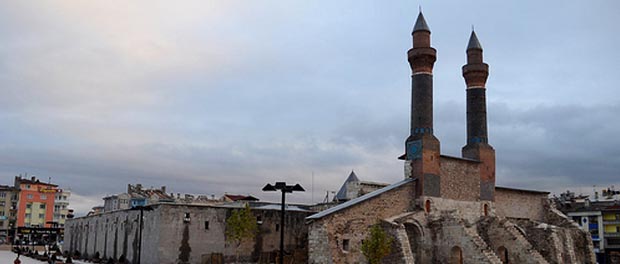 Sivas Çifte Minareli Medrese