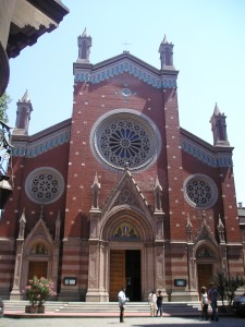 İstanbul’un En Büyük Kilisesi Saint Antoine Katolik Kilisesi